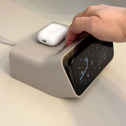 iPhone Standby Mode Dock – Minimalist Charging Stand