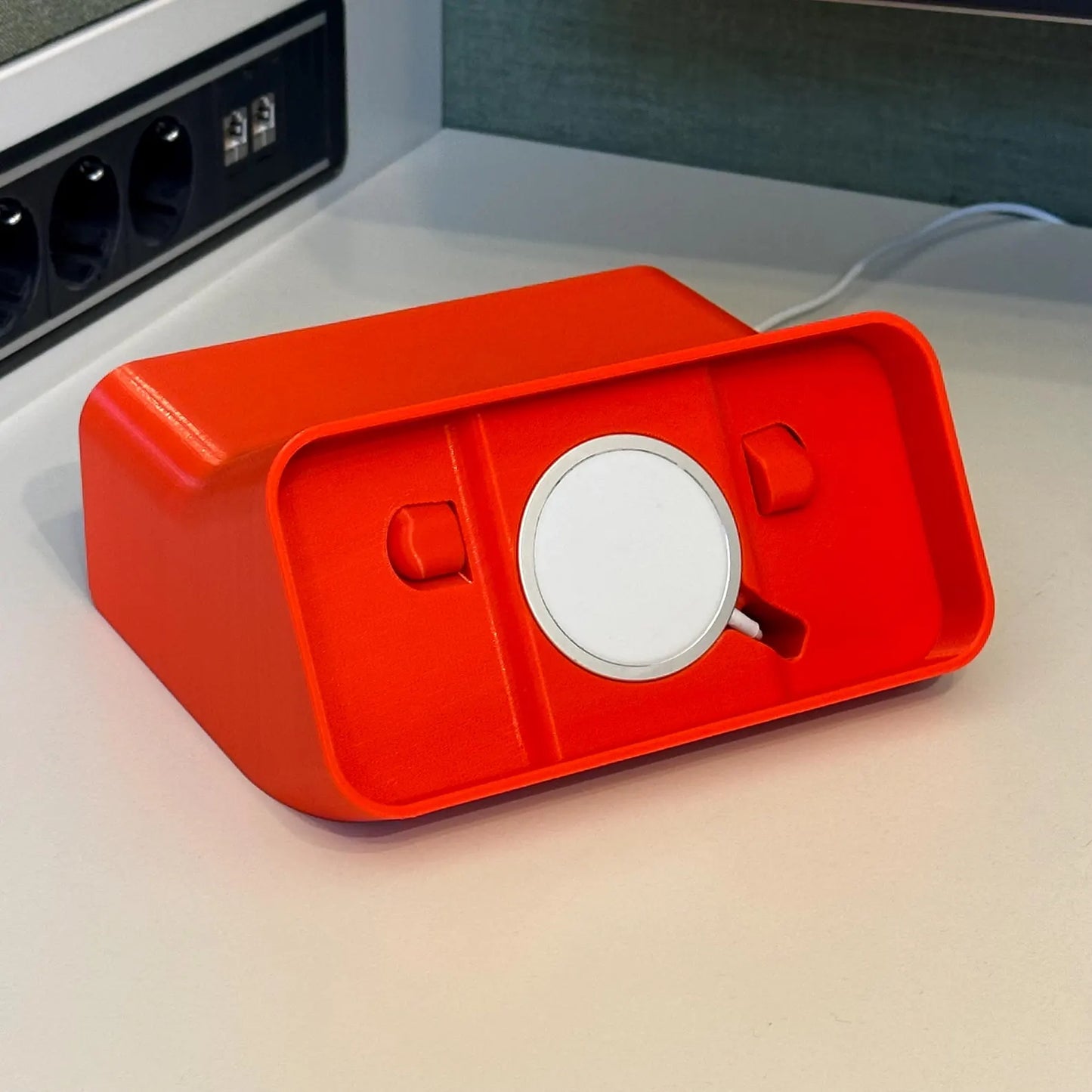 iPhone Standby Mode Dock – Minimalist Charging Stand